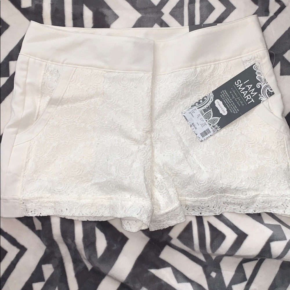 NWT Maurice’s lace white dressy shorts, size 9/10